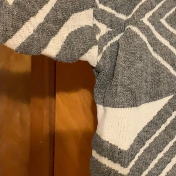 I.MADELINE sweater - Picture 7 of 7